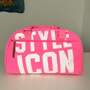 Victoria‘s Secret PINK duffle bag weekend RARE NEW “STYLE ICON”